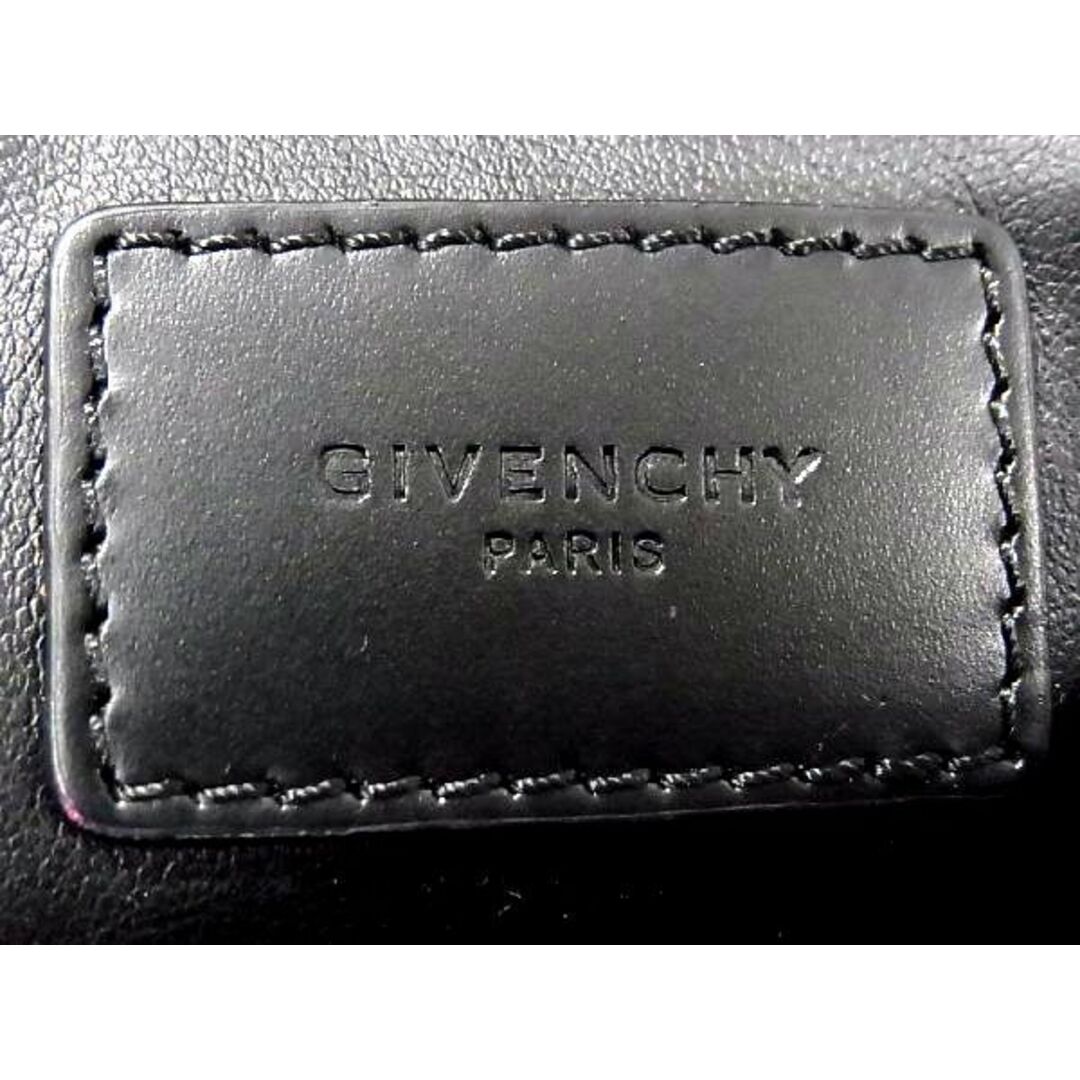 GIVENCHY - □新品□未使用□ GIVENCHY ジバンシィ PVC 総柄 クラッチ