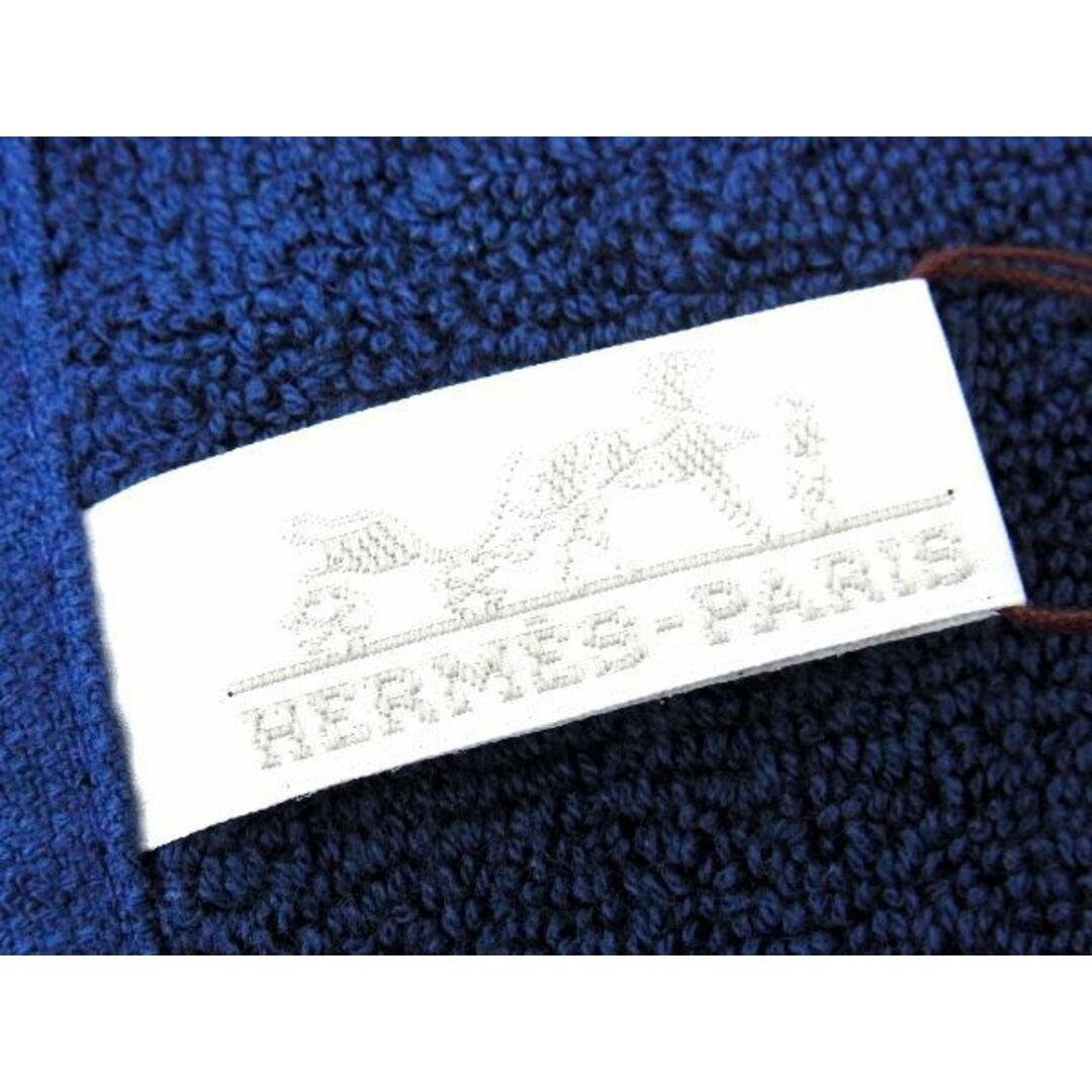 Hermes(エルメス)の■新品■未使用■ HERMES エルメス ステアーズ コットン100％ ハンドタオル ハンカチ レディース メンズ ネイビー系 AM9030  レディースのファッション小物(その他)の商品写真