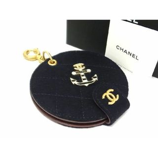 シャネル(CHANEL)の■極美品■ CHANEL シャネル ココマーク マトラッセ パリ ハンブルク チャーム ウール ポケットミラー レディース ネイビー系 AP1367(その他)