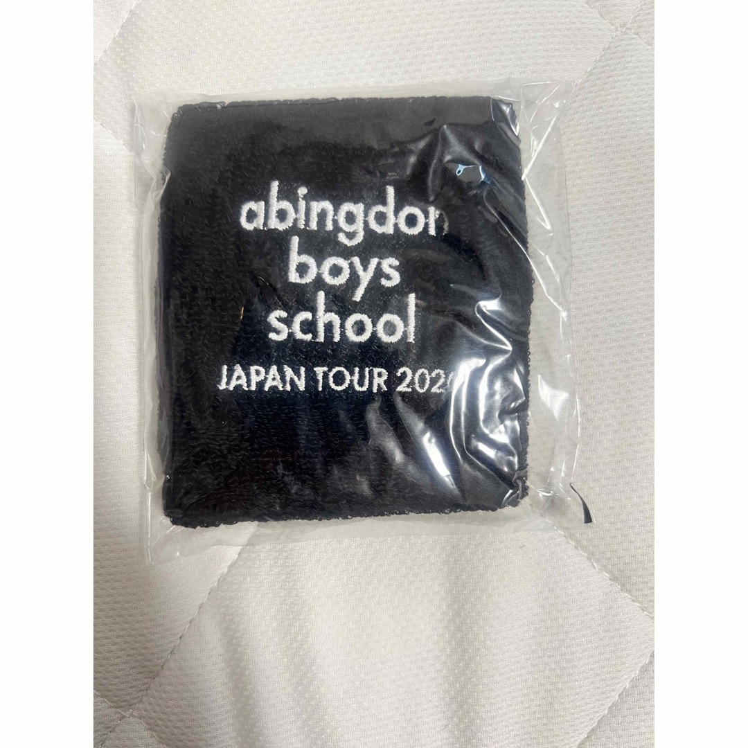 a.b.s. JAPAN TOUR 2020パイルリストバンド【BLACK】 エンタメ/ホビーのタレントグッズ(ミュージシャン)の商品写真