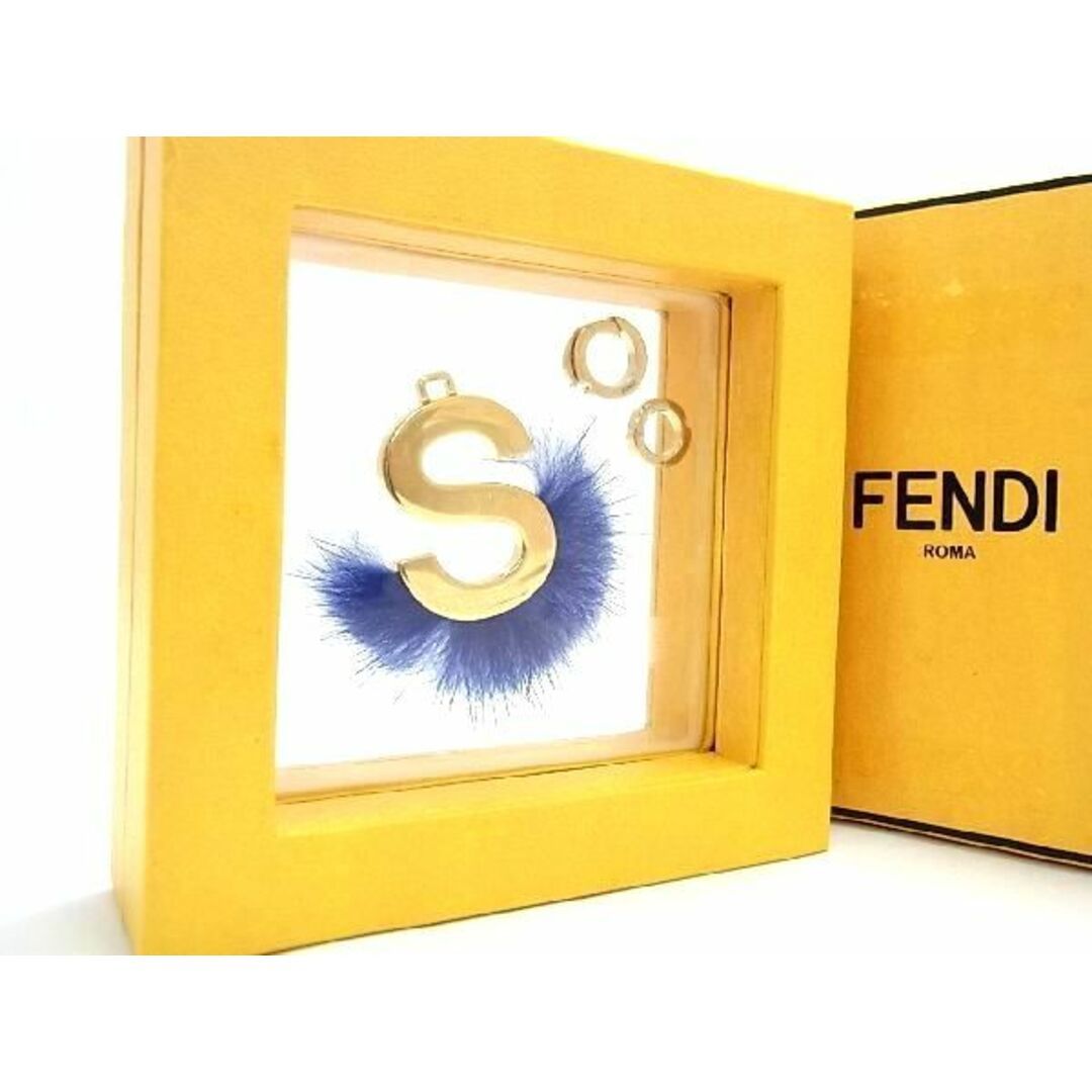 ■美品■ FENDI フェンディ ABCLICK エイビークリック S メタル×ファー ペンダントトップ チャーム  ゴールド系×ブルー系 AL2065