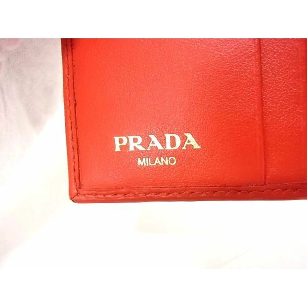 PRADA(プラダ)の■新品■未使用■ PRADA プラダ レザー 二つ折り 財布 ウォレット 小銭入れ 札入れ レディース レッド系 AP0204  レディースのファッション小物(財布)の商品写真