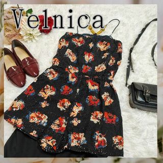 ヴェルニカ(Velnica)のVelnica【M】ショートパンツ　サロペット　花柄(サロペット/オーバーオール)