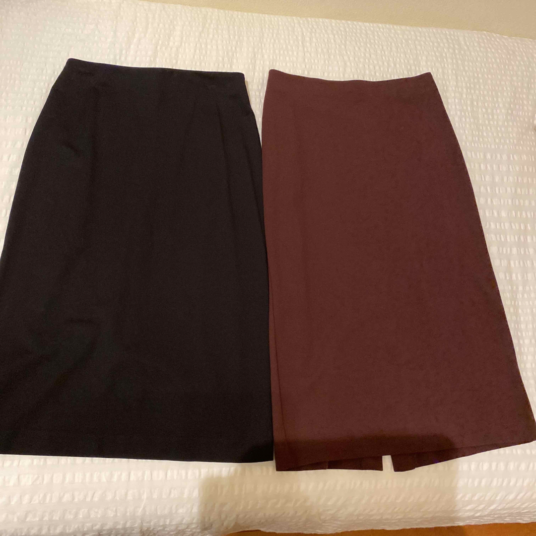 UNIQLO(ユニクロ)のUNIQLOペンシルスカート黒とバーガンディセット売り レディースのスカート(ひざ丈スカート)の商品写真