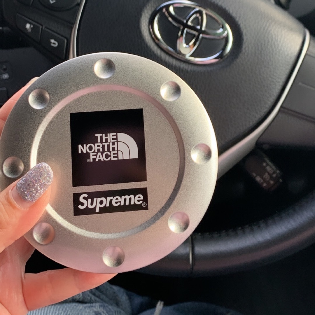 Supreme(シュプリーム)のSupreme / The North Face G-SHOCK Watch  メンズの時計(腕時計(デジタル))の商品写真