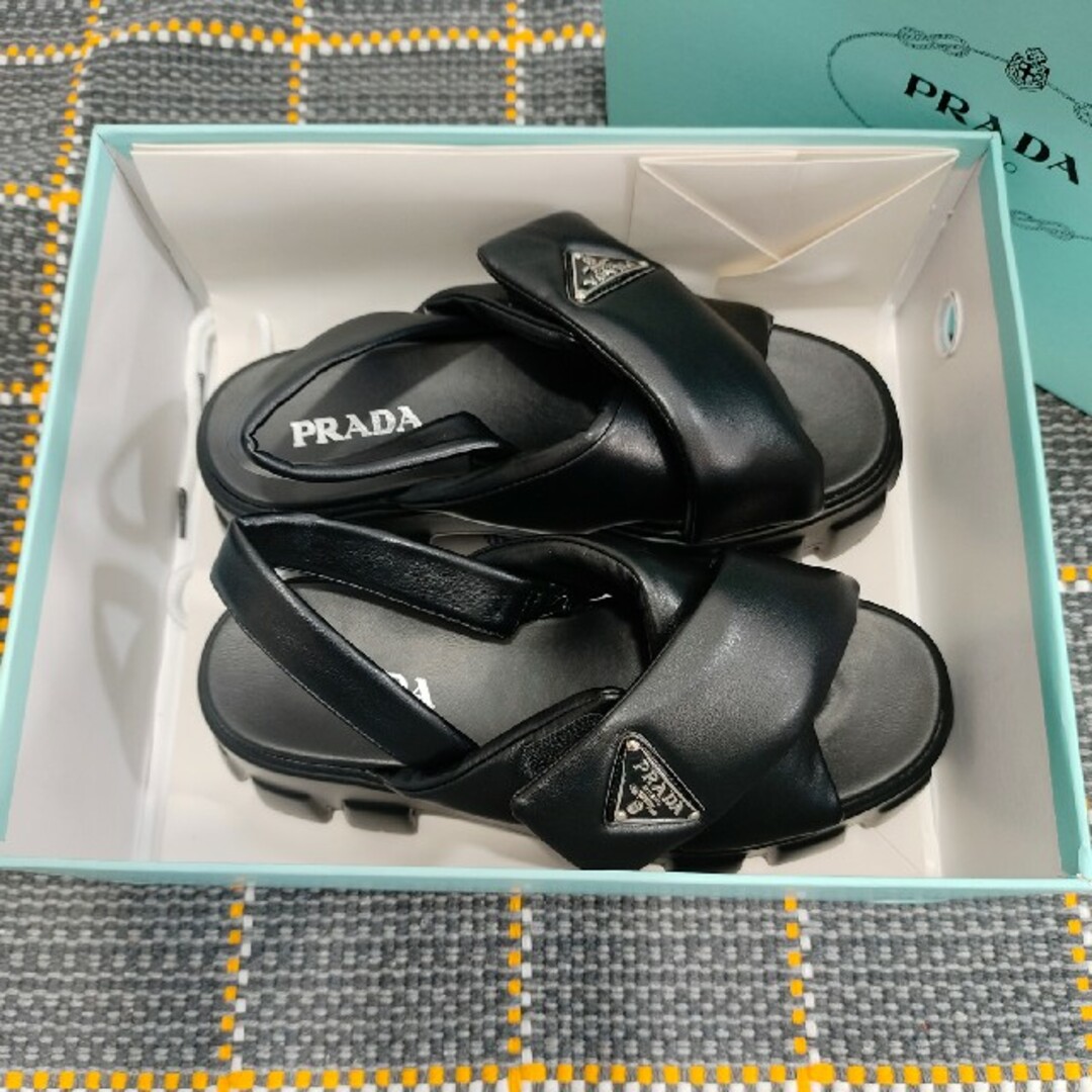 美品✨超レア品🔥プラダ サンダル 35箱付き★夏★
