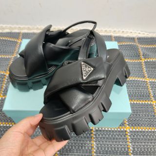 PRADA - 【PRADA】プラダ ロゴ リボンサンダル ブラック エナメル 靴