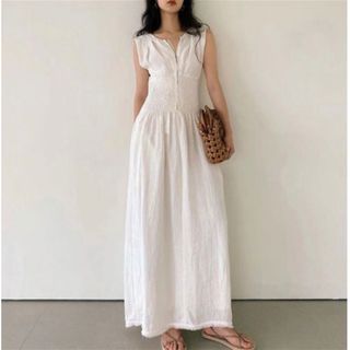 ザラ(ZARA)の今期新品未使用【Evermod】ホワイトドレープワンピース(ロングワンピース/マキシワンピース)