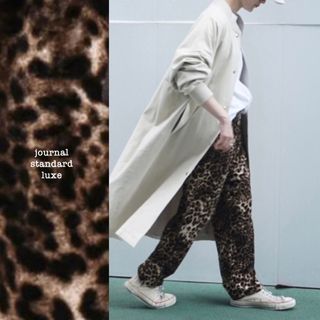 ジャーナルスタンダード(JOURNAL STANDARD)のjournal standard luxe   レオパベロアパンツ(カジュアルパンツ)