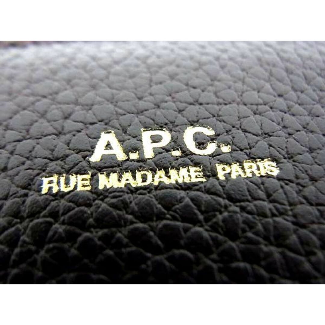 □極美品□ A.P.C. アーペーセー レザー ハーフムーン 半月型