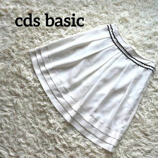 シーディーエスベーシック(C.D.S BASIC)のcds basic シーディーエスベーシック　スカート　白　ホワイト　膝丈(ひざ丈スカート)