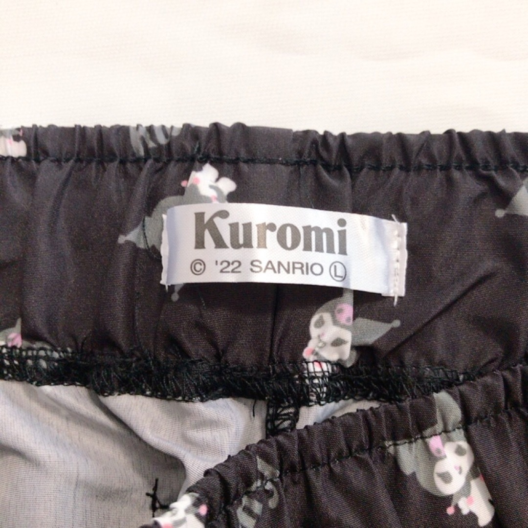 サンリオ(サンリオ)の【即日発送】新品 Kuromi  ラッシュガード ショートパンツ S M 黒 レディースの水着/浴衣(水着)の商品写真