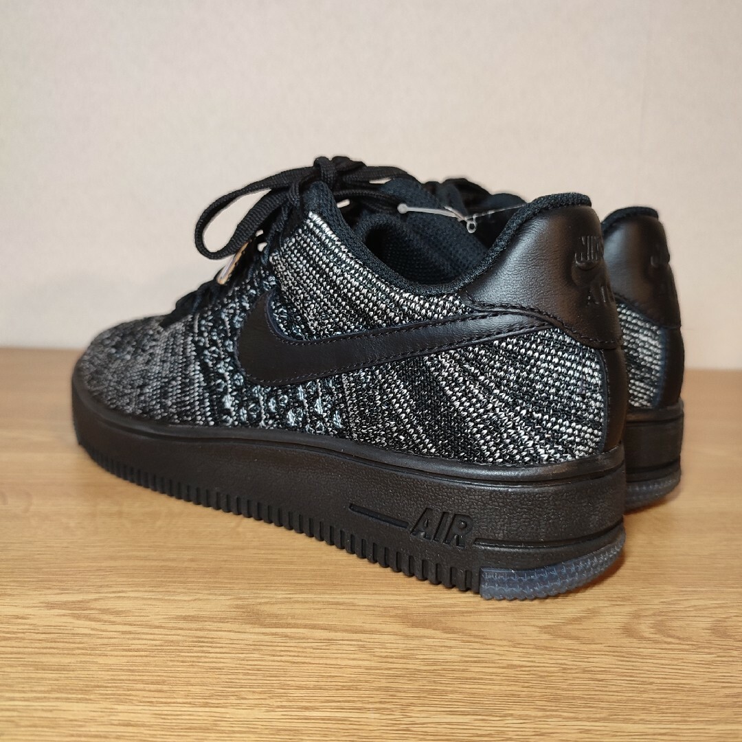 NIKE(ナイキ)の箱・タグ付 新品未使用 NIKE W AF1 FLYKNIT LOW レディースの靴/シューズ(スニーカー)の商品写真