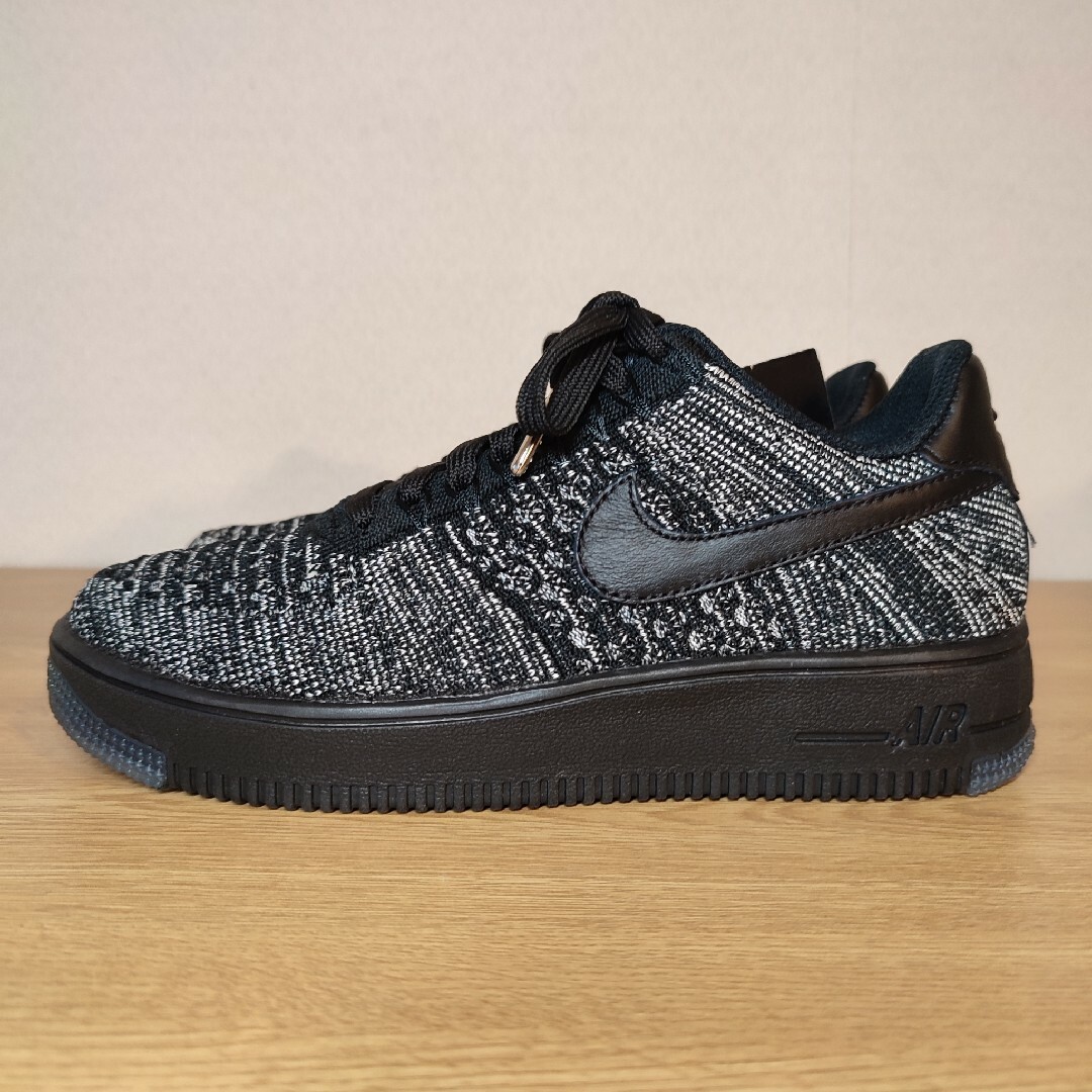 NIKE(ナイキ)の箱・タグ付 新品未使用 NIKE W AF1 FLYKNIT LOW レディースの靴/シューズ(スニーカー)の商品写真