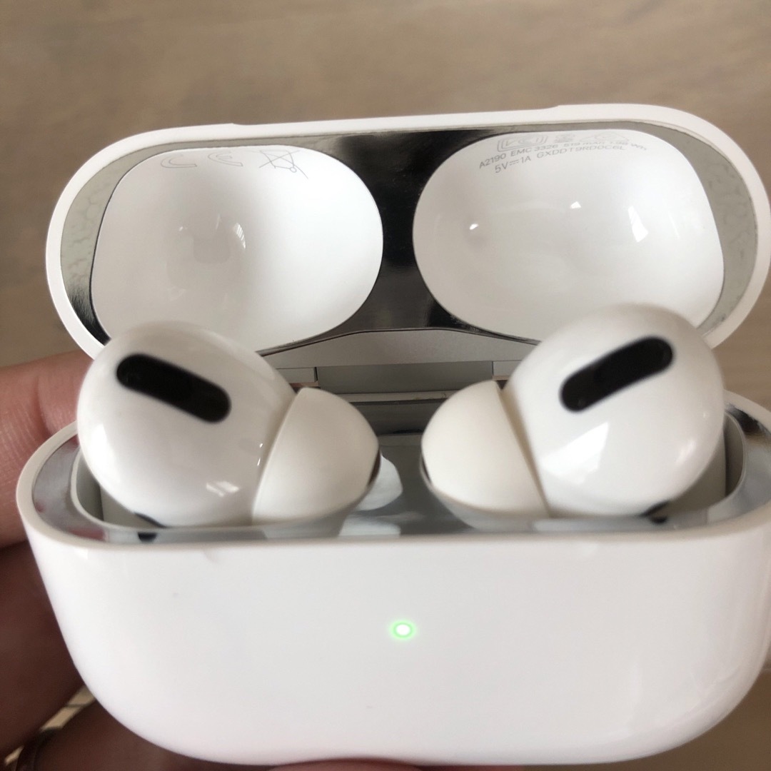 本日最終価格 Apple AirPods Pro 第一世代 MWP22J/A - ヘッドフォン