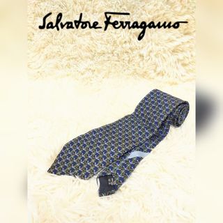 サルヴァトーレフェラガモ(Salvatore Ferragamo)のサルバトーレフェラガモ　ネクタイ　シルク100%　ネイビー　イタリア製(ネクタイ)