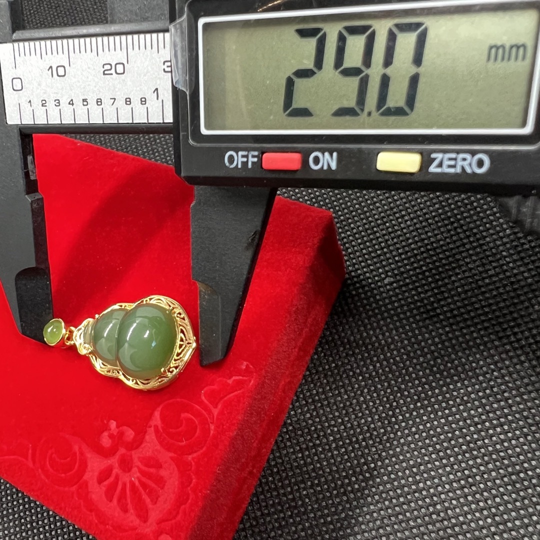 18K和田玉碧玉グリーン翡翠猫目ひょうたんペンダントトップ海外 18K和田玉碧玉グリーン翡翠猫目ひょうたんペンダントトップ海外