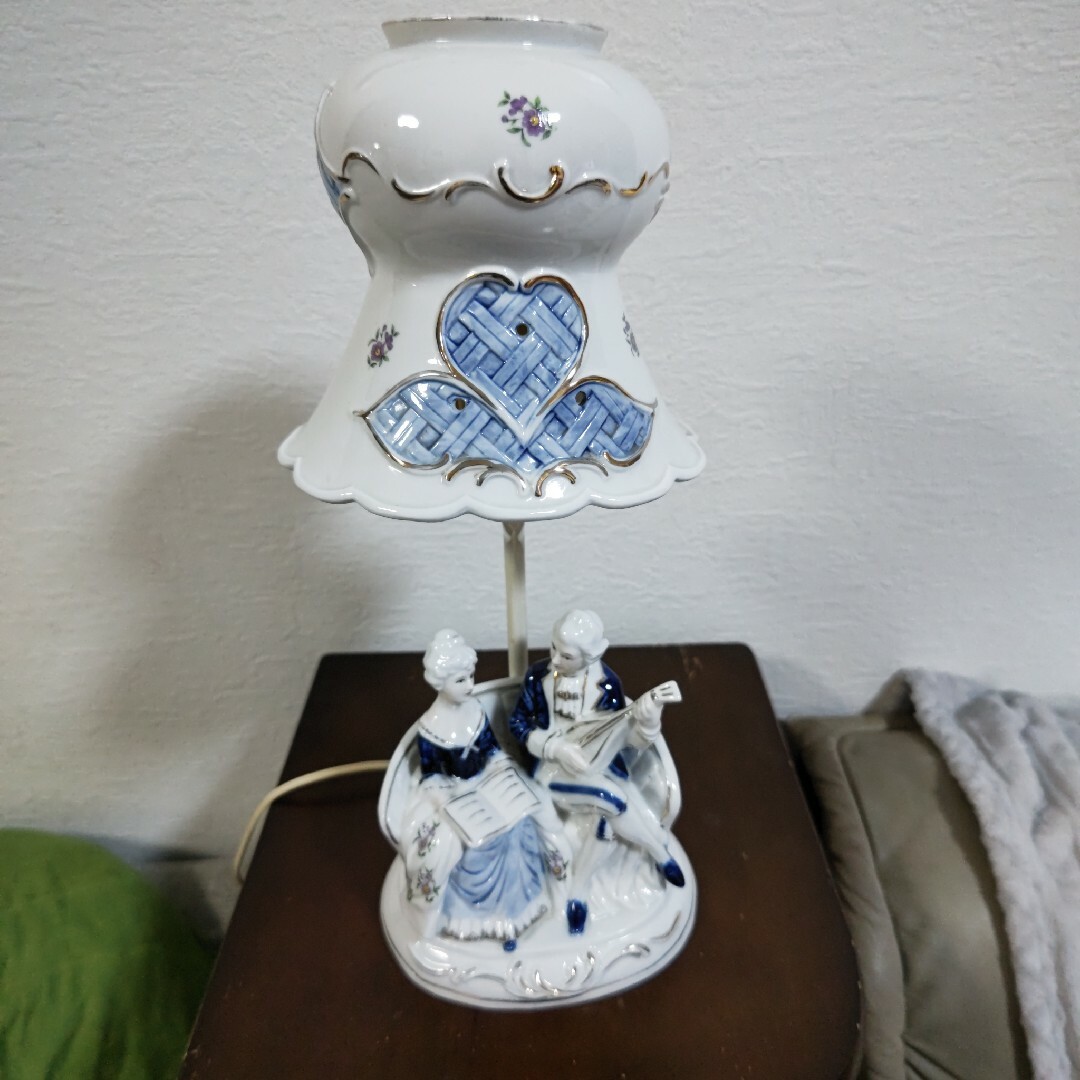 電気スタンド陶器製　加藤工芸　西洋人形テーブルランプ 　 スタンドライト　アンティーク