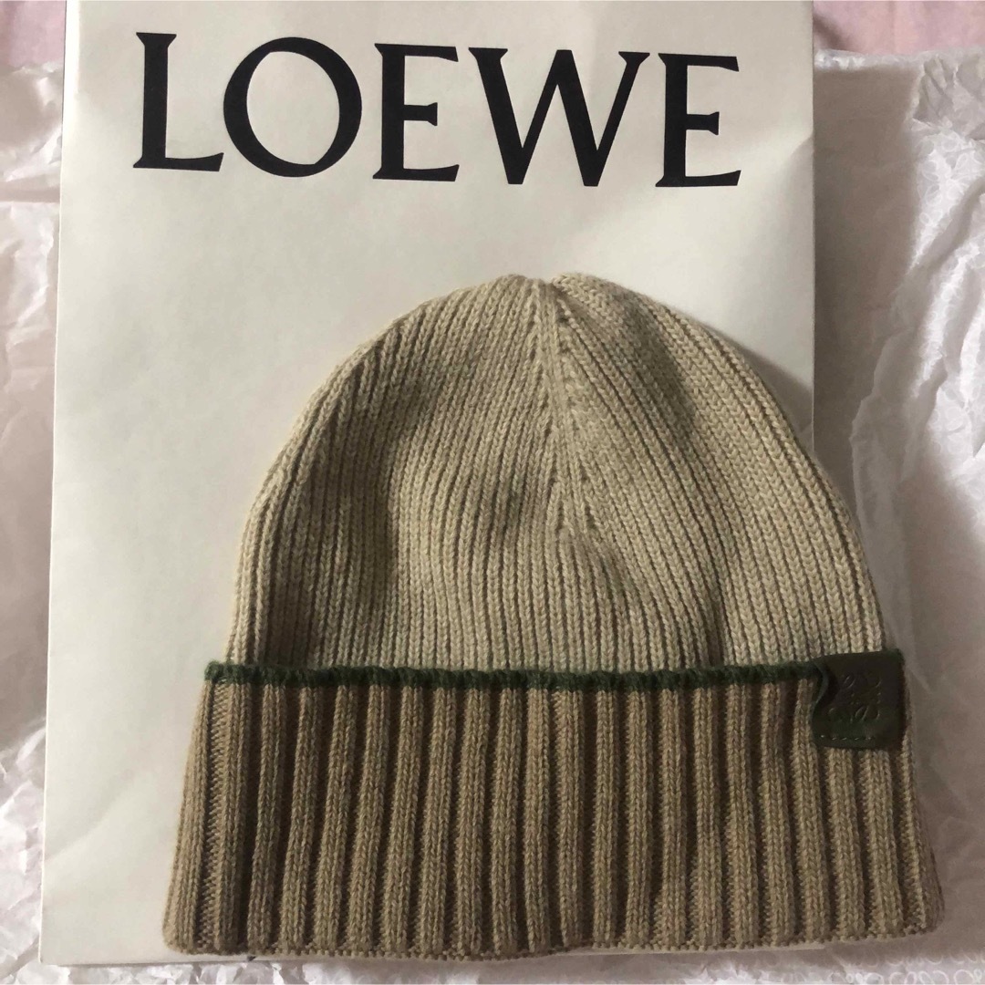 LOEWE(ロエベ)の【新品未使用】ロエベ ビーニー ニット帽 グリーン 緑 紙袋付★ レディースの帽子(ニット帽/ビーニー)の商品写真