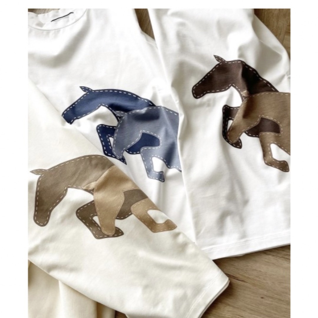 Drawer(ドゥロワー)の新品未使用タグ付　セブンテン  ホースプリントTシャツ(ホワイト×ブラウン） レディースのトップス(Tシャツ(半袖/袖なし))の商品写真