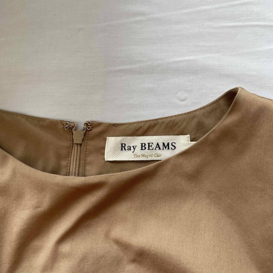 Ray BEAMS(レイビームス)の値下げは美品　レイビームス　バックプリーツ　半袖　デザインワンピース レディースのワンピース(ロングワンピース/マキシワンピース)の商品写真