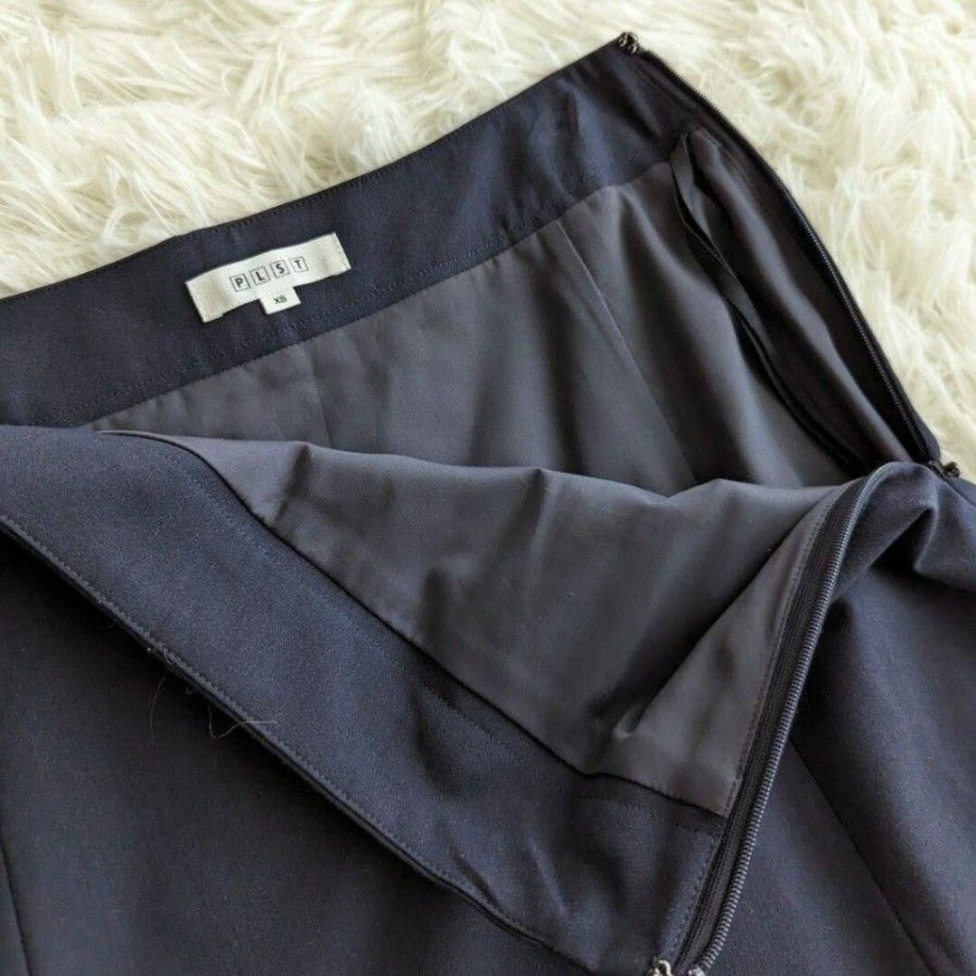 PLST(プラステ)のプラステ　スーツ　スカート　セットアップ　ネイビー　紺　XS　背抜き レディースのフォーマル/ドレス(スーツ)の商品写真