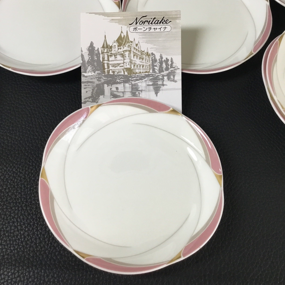 Noritake(ノリタケ)の【新品未使用品】ノリタケ　CHIFFON  小皿セット　ケーキ皿 インテリア/住まい/日用品のキッチン/食器(食器)の商品写真