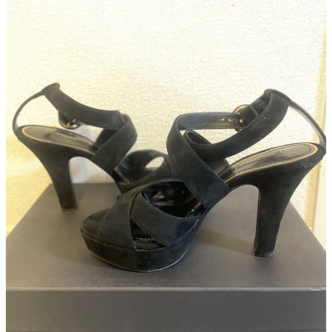 DOLCE&GABBANA(ドルチェアンドガッバーナ)のドルガバ　38.5 ブラック　スウェード　サンダル レディースの靴/シューズ(サンダル)の商品写真