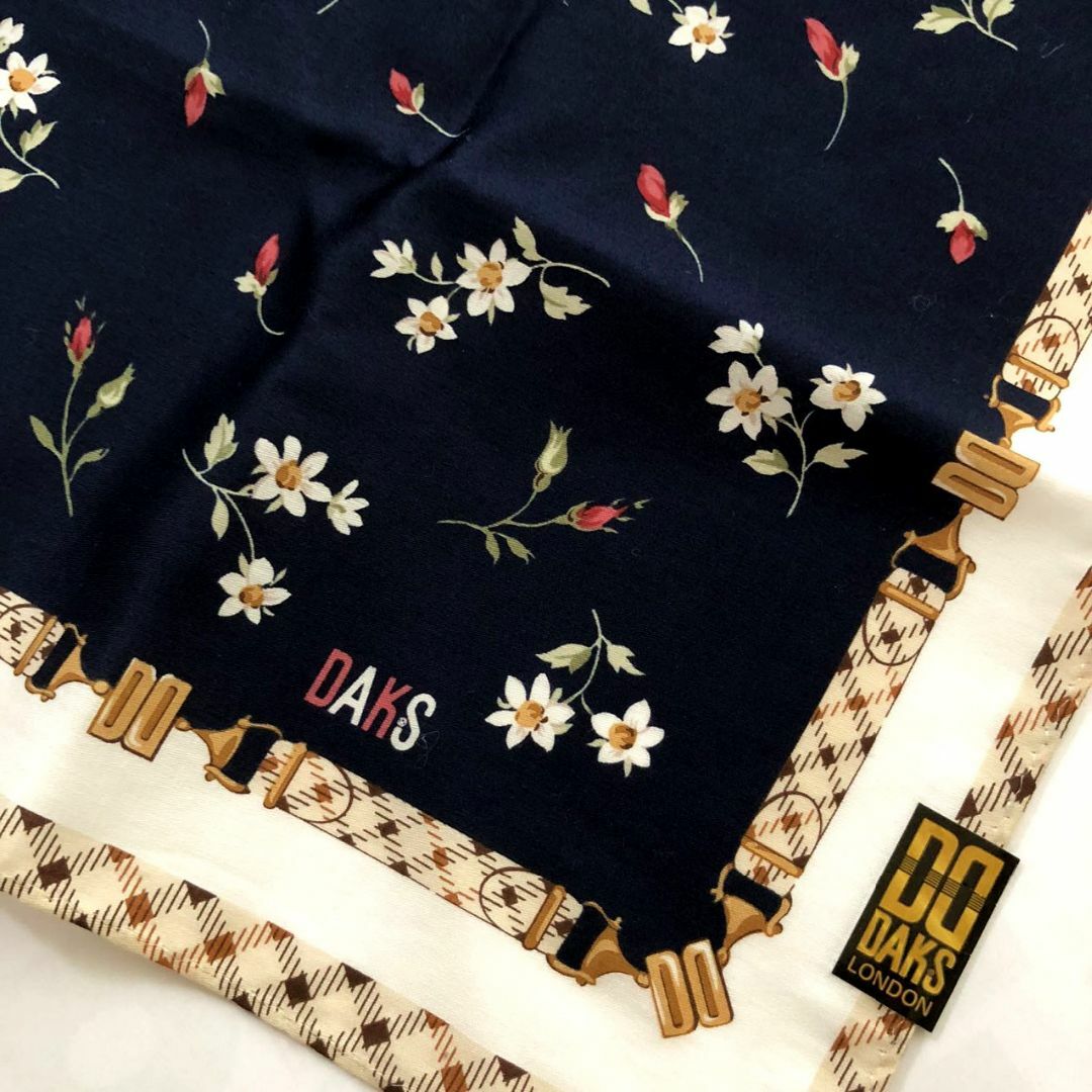 DAKS - 新品DAKS ダックス◇花柄&ノバチェックロゴ柄大判ハンカチミニ