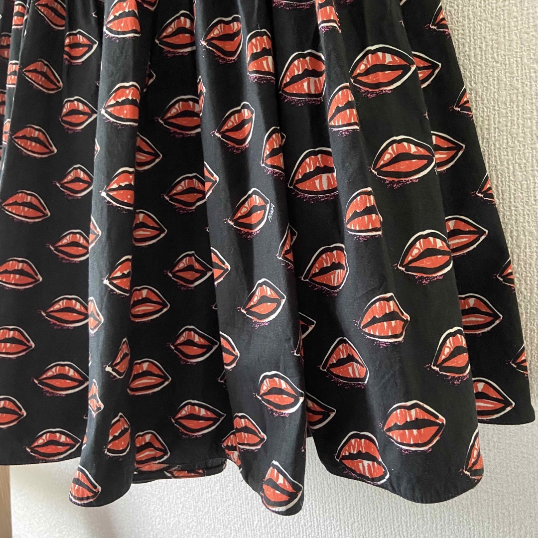 PRADA - 美品 PRADA プラダ ワンピース 半袖 リップ柄 総柄 ブラック