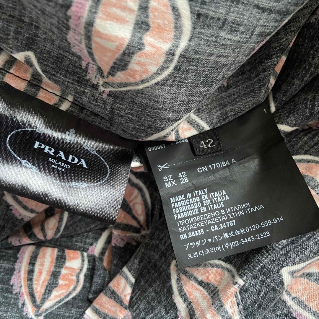 PRADA - 美品 PRADA プラダ ワンピース 半袖 リップ柄 総柄 ブラック