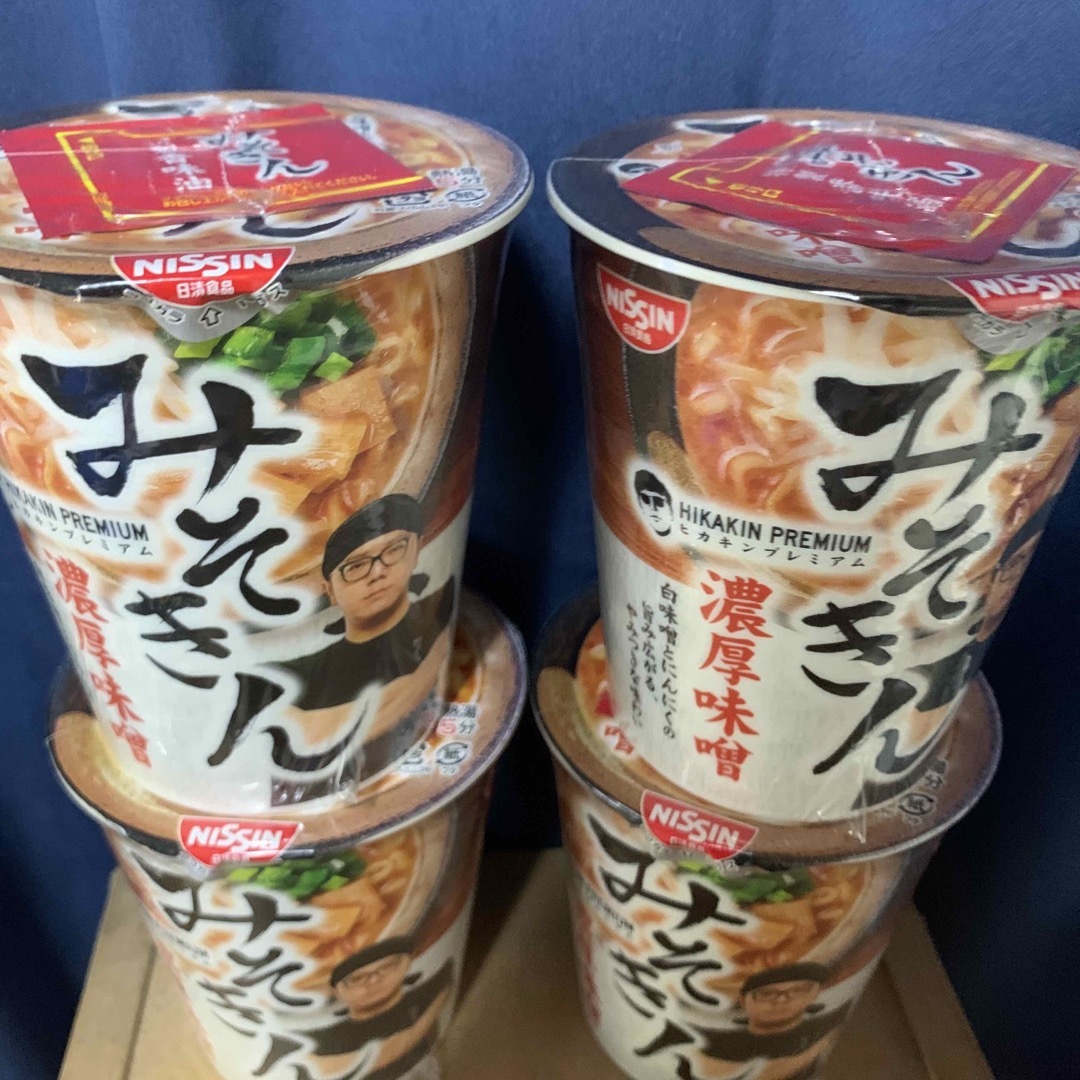 日清食品(ニッシンショクヒン)のみそきん　濃厚味噌　4個 食品/飲料/酒の加工食品(インスタント食品)の商品写真