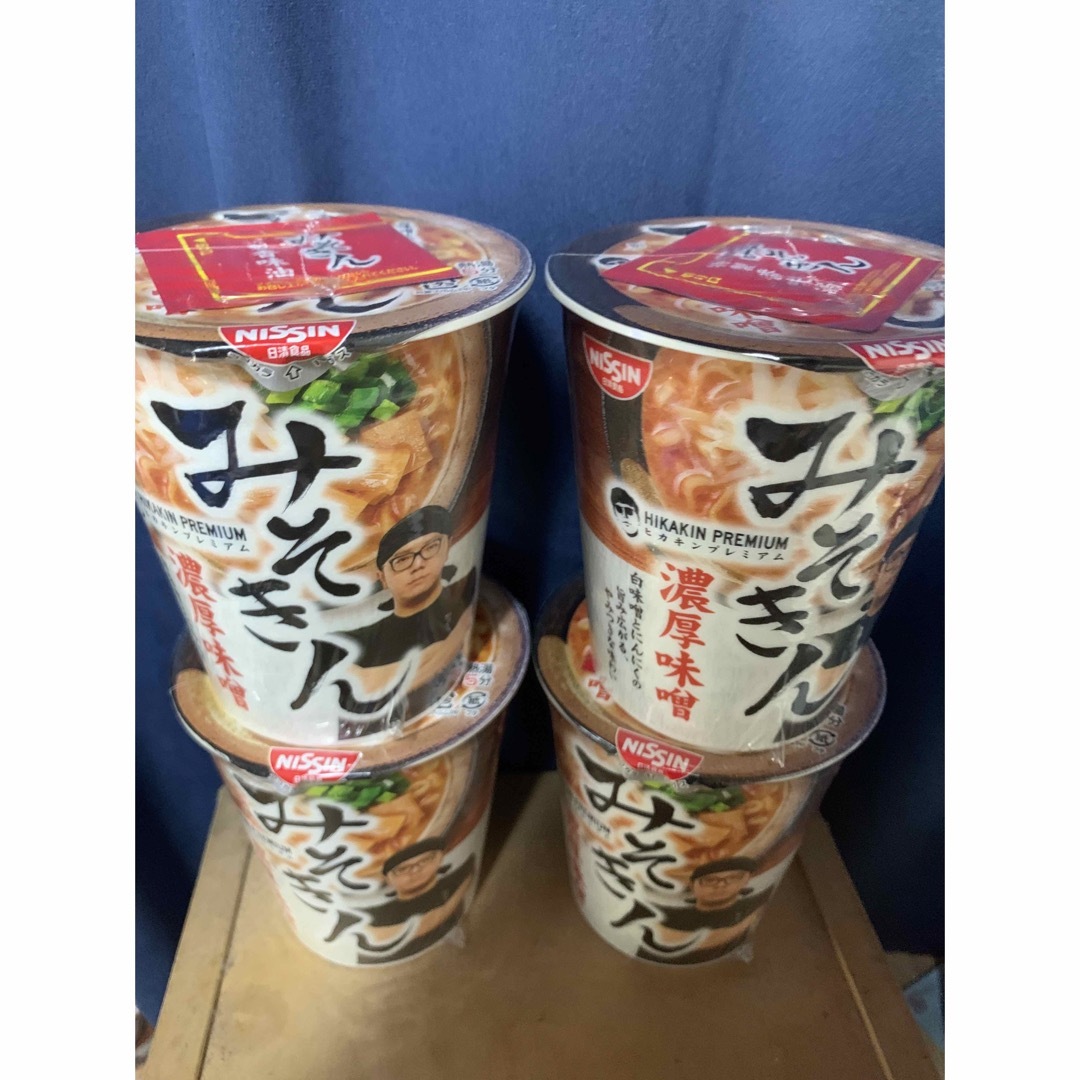 日清食品(ニッシンショクヒン)のみそきん　濃厚味噌　4個 食品/飲料/酒の加工食品(インスタント食品)の商品写真