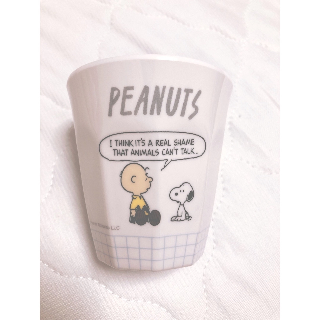 PEANUTS(ピーナッツ)の美品⭐︎SNOOPY イニシャルグラス エンタメ/ホビーのおもちゃ/ぬいぐるみ(キャラクターグッズ)の商品写真