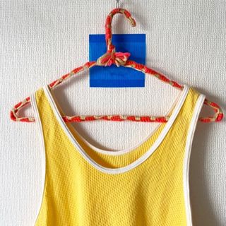 トーガ(TOGA)のハンドメイド 手芸 オレンジ ヴィヴィットピンク ベージュ ニット ハンガー(押し入れ収納/ハンガー)