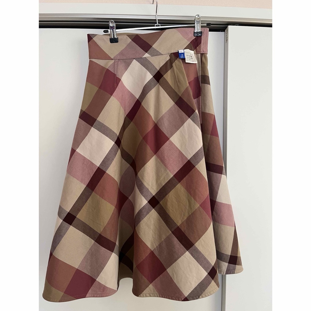 ブルーレーベルクレストブリッジ　トレンチ風スカート