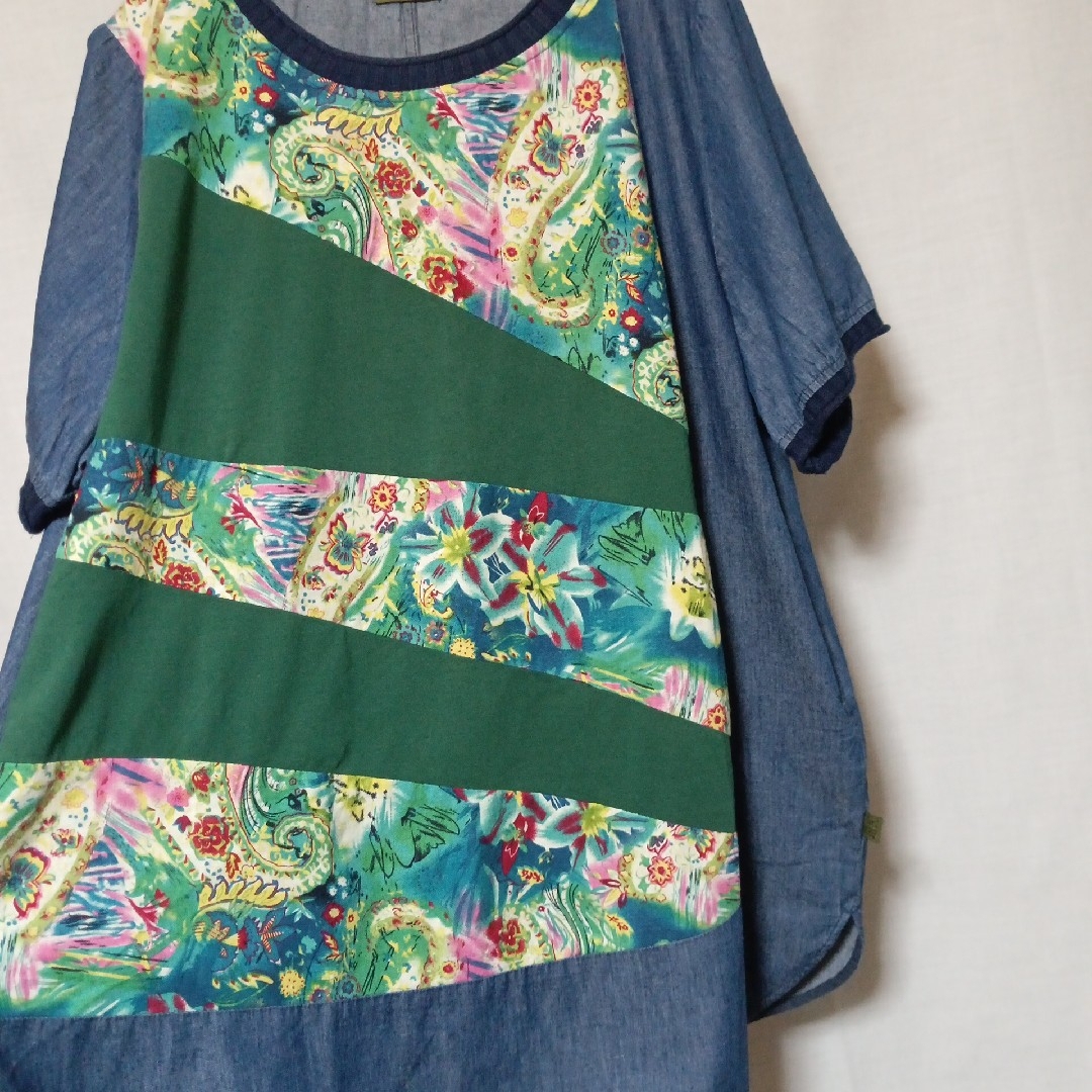 美品 XL 遊民 チュニック 半袖シャツ デニム 花柄 大きいサイズ レディースのトップス(チュニック)の商品写真