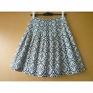 トゥービーシック(TO BE CHIC)のPROPORTION BODY DRESSING☆可愛らしいスカート(ひざ丈スカート)