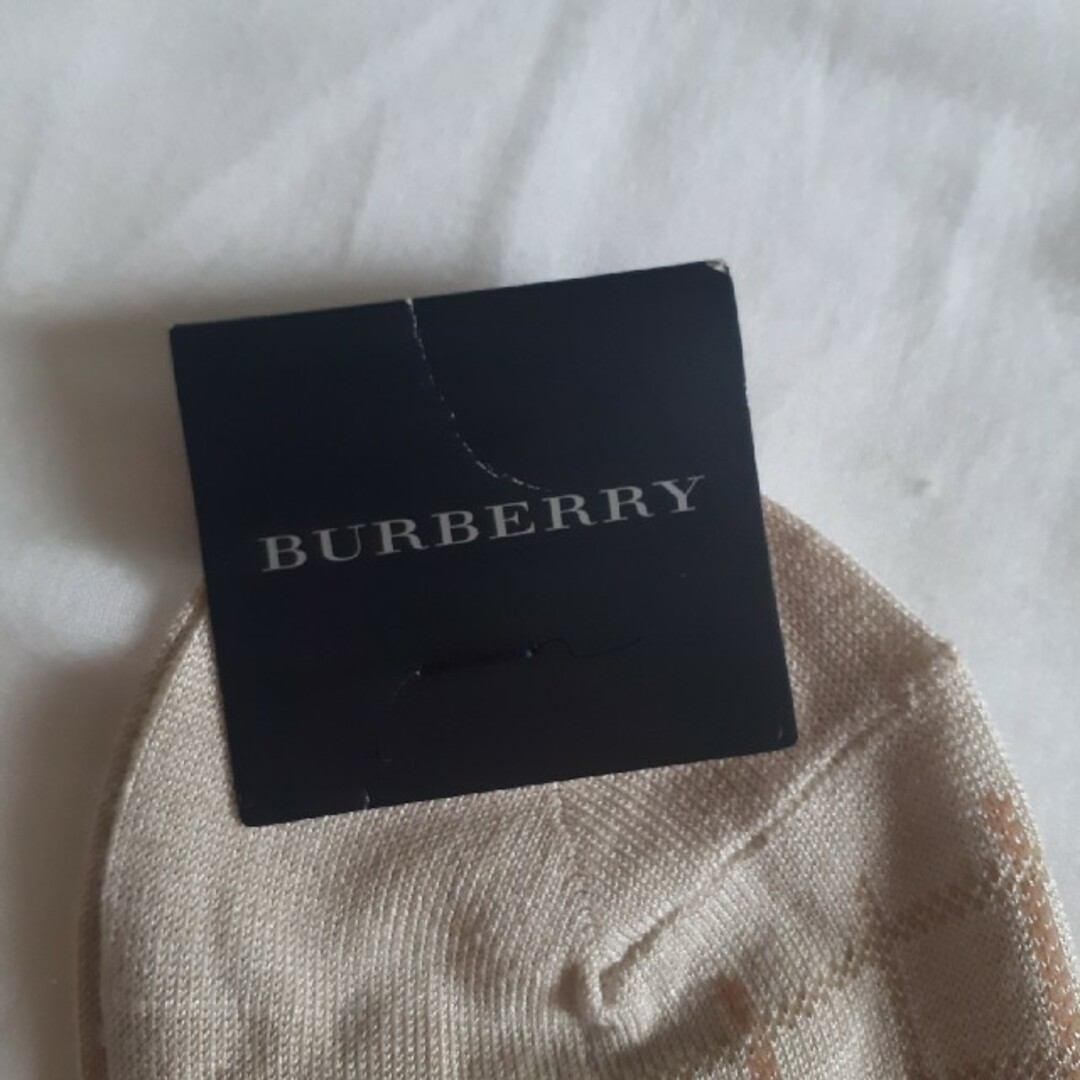 BURBERRY(バーバリー)のご専用☆バーバリー　レディース　シルク混　靴下 レディースのレッグウェア(ソックス)の商品写真