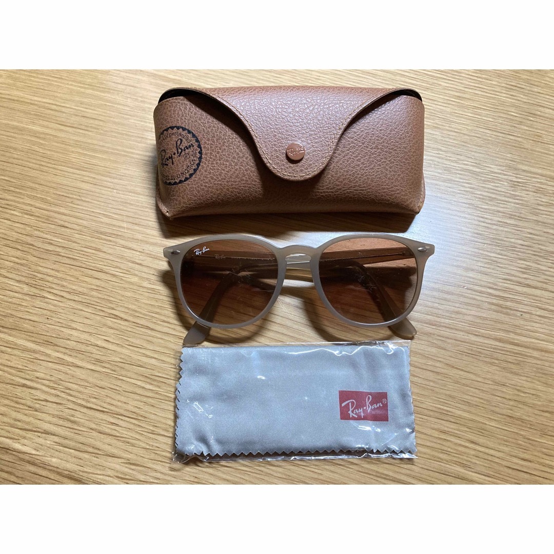 新品未使用☆Ray-Ban レイバン☆ベージュ サングラスレディース