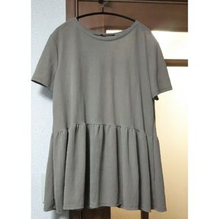 ザラ(ZARA)の最終価格☆ZARA  ペプラムトップス  ベージュ(カットソー(半袖/袖なし))