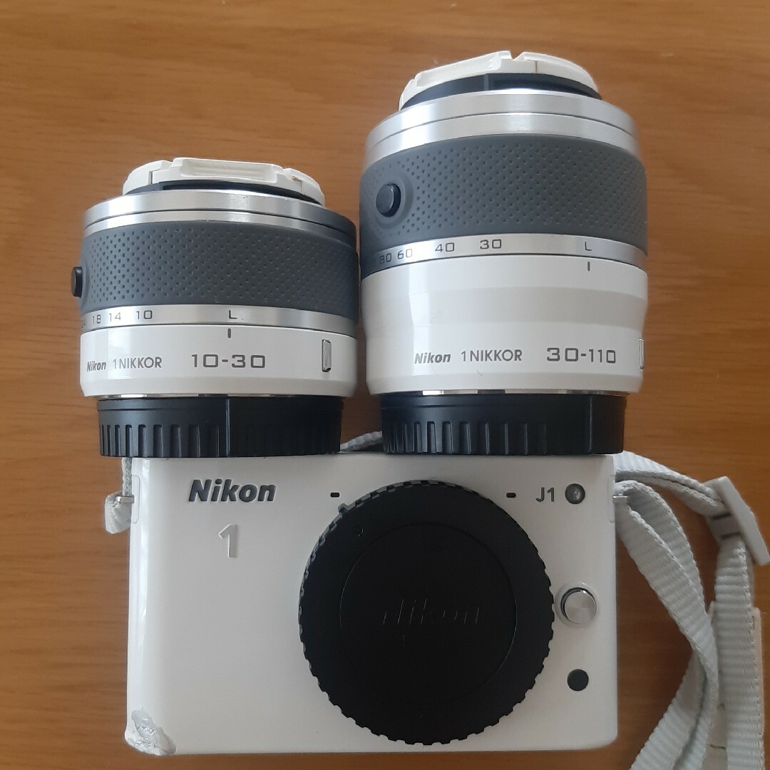 Nikon NIKON 1 J1 NIKON 1 J1 Wズームキット WHIT ミラーレス一眼 Nikon NIKON 1 J1 NIKON 1 J1 Wズームキット WHIT ミラーレス一眼