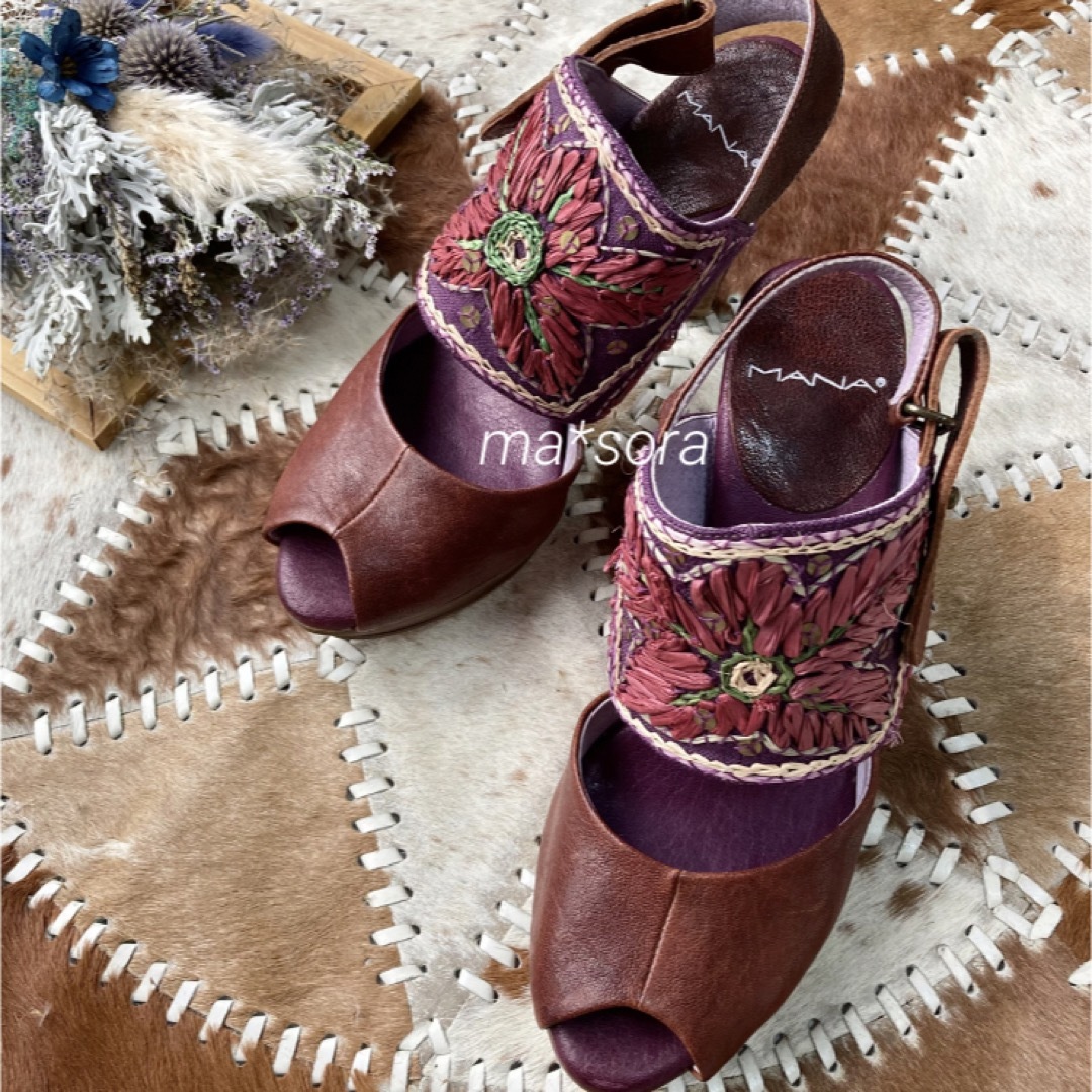 H.P.FRANCE(アッシュペーフランス)のMANA フラワー 刺繍 サンダル 38 レディースの靴/シューズ(サンダル)の商品写真