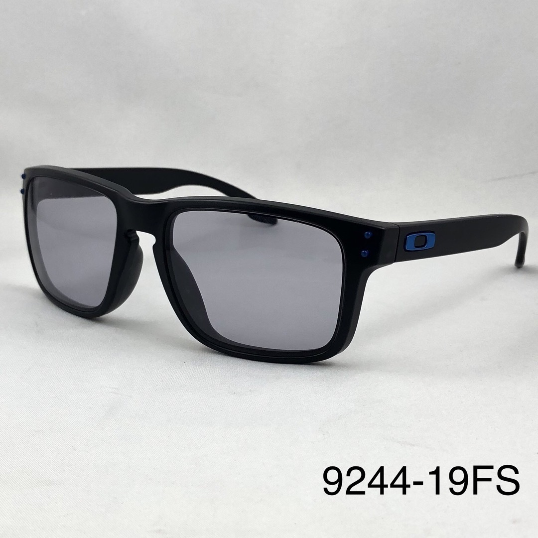 Oakley(オークリー)のOAKLEYオークリー9244HOLBROOK19右テンプル メンズのファッション小物(サングラス/メガネ)の商品写真