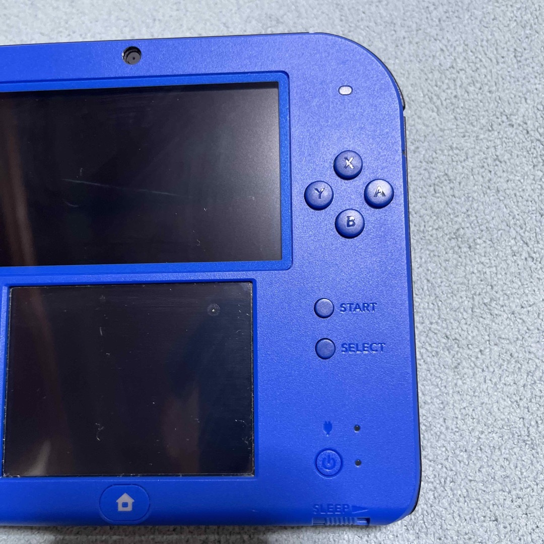 ニンテンドー2DS(ニンテンドー2DS)のNintendo 2DS 本体　ブルー エンタメ/ホビーのゲームソフト/ゲーム機本体(携帯用ゲーム機本体)の商品写真