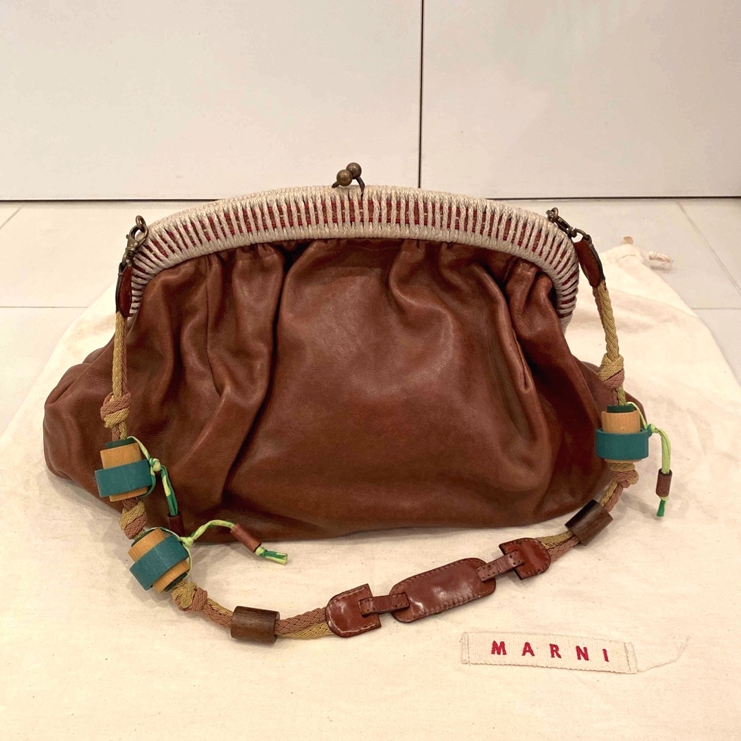 美品 希少品 がま口 / MARNI マルニ ショルダーバッグ 巾着 / レザー