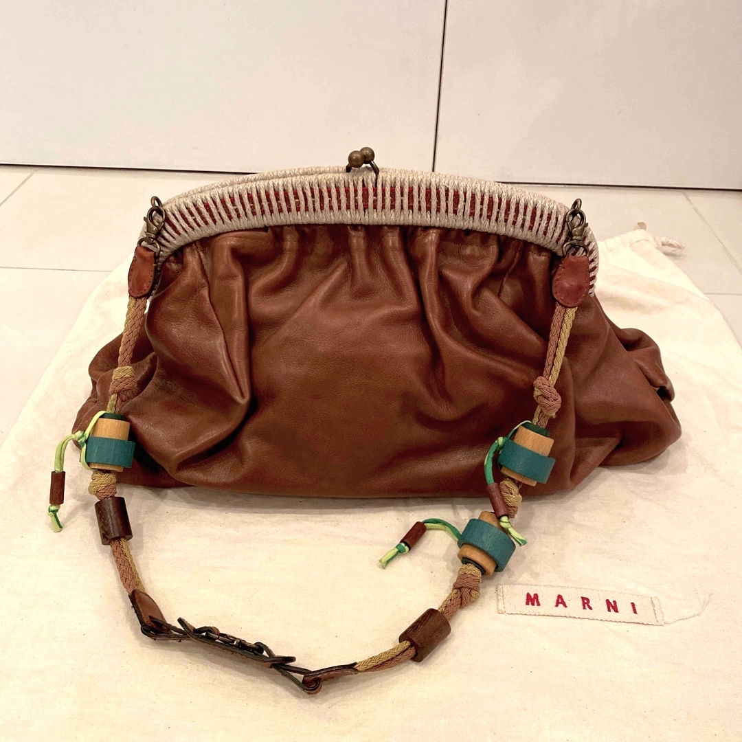 美品 希少品 がま口 / MARNI マルニ ショルダーバッグ 巾着 / レザー