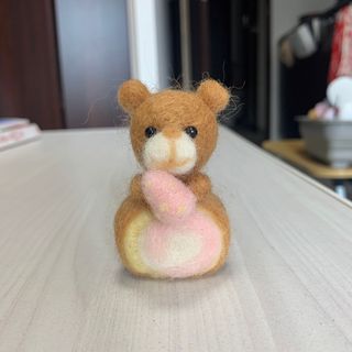 羊毛フェルト　ハンドメイド　くま　熊(ぬいぐるみ)