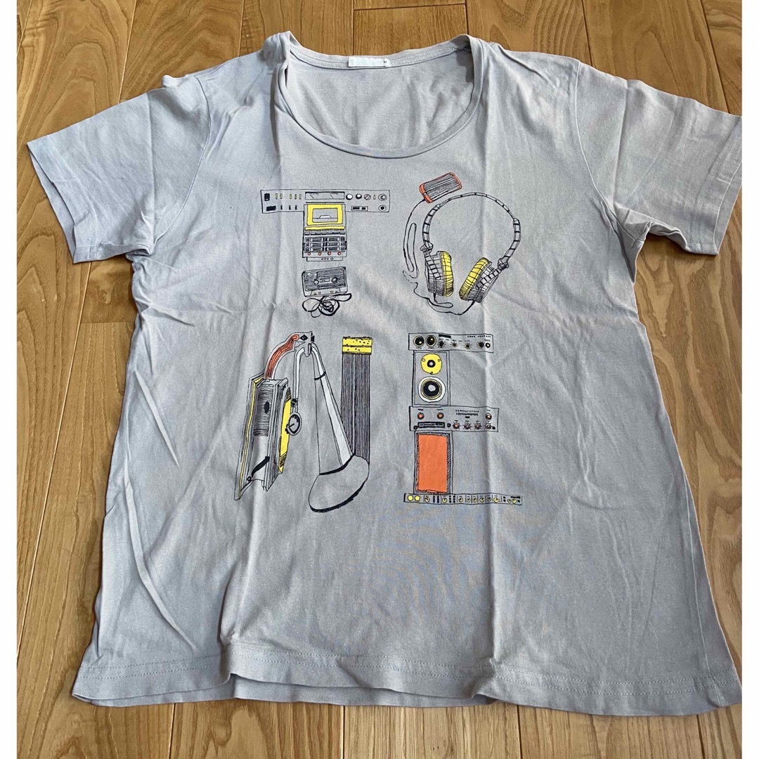 【GU】Tシャツ　グレー メンズのトップス(Tシャツ/カットソー(半袖/袖なし))の商品写真