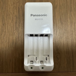 パナソニック(Panasonic)のパナソニック 単3形 単4形充電式電池専用急速充電器(バッテリー/充電器)